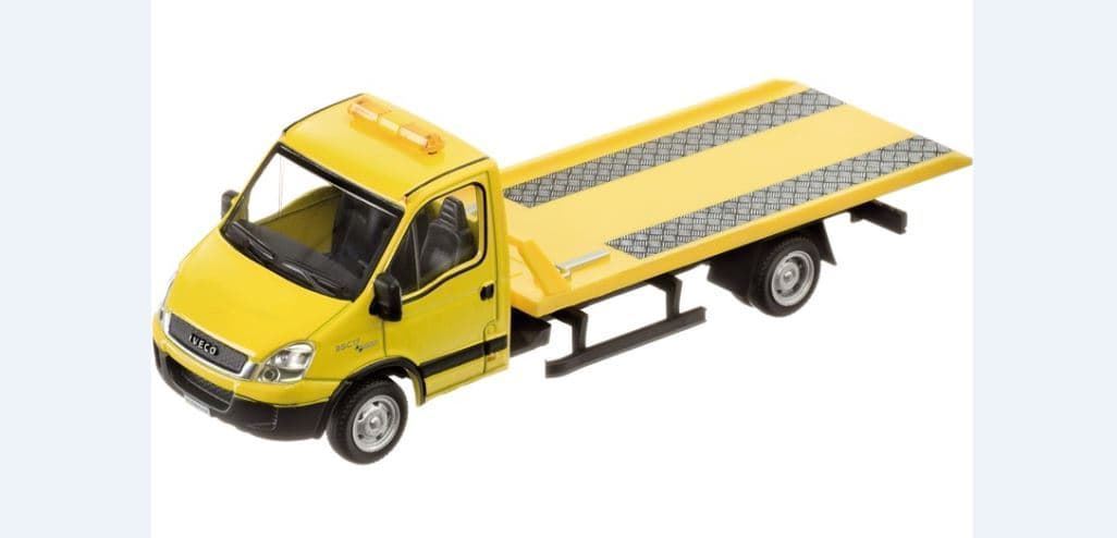 Camión grúa IVECO con coche escala 1:43 - Imagen 1